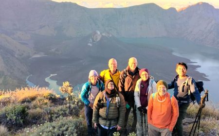 3d2n-rinjani-summit-trekking-package-via-sembalun-senaru