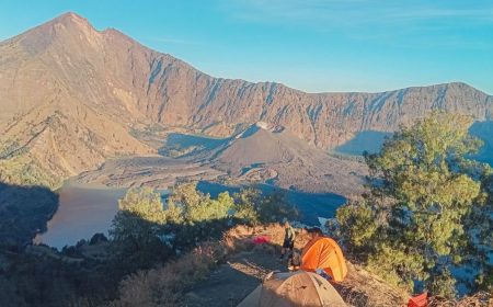 rinjani-for-beginner-package-2d1n-crater-rim-trekking-via-senaru